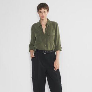 Aritzia / Babaton Button down Utility Relaxed drapey twill button-up shirt 2XS